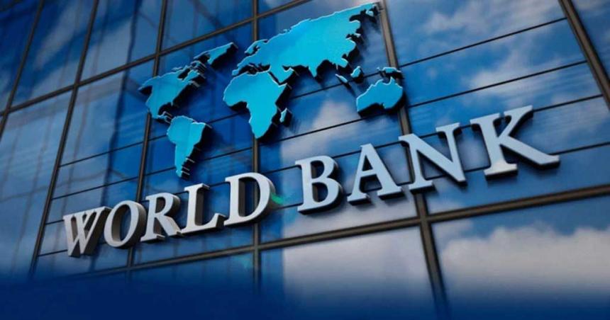 El Banco Mundial destaca la baja de la inflacioacuten pero alerta sobre la caiacuteda de la economiacutea