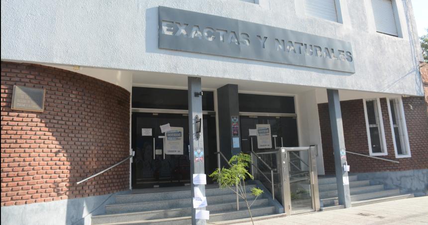 Estudiantes tomaraacuten la Facultad de Ciencias Exactas y Naturales
