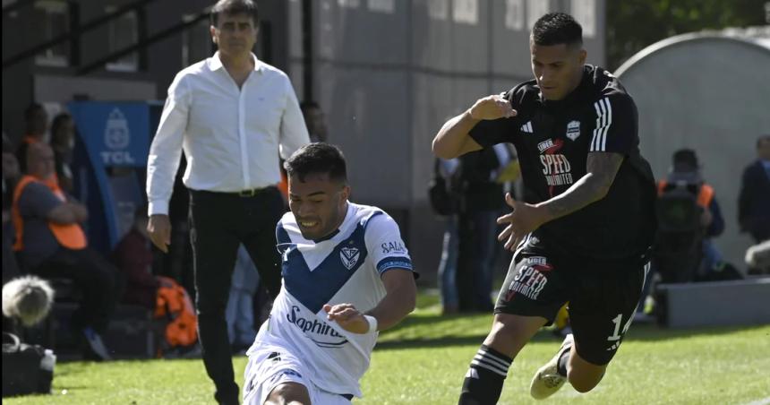 Veacutelez igualoacute con Deportivo Riestra del influencer Spreen