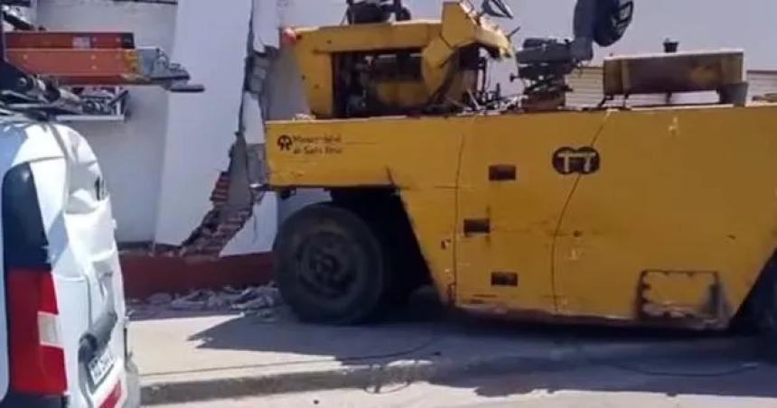 Casi una tragedia- asiacute fue el choque de la maacutequina municipal