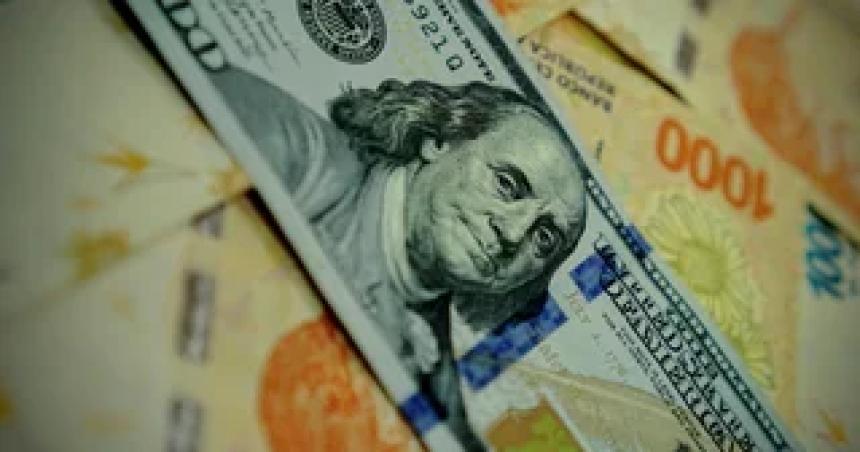 Volvioacute a bajar el doacutelar libre y la brecha es la menor desde la vigencia del cepo