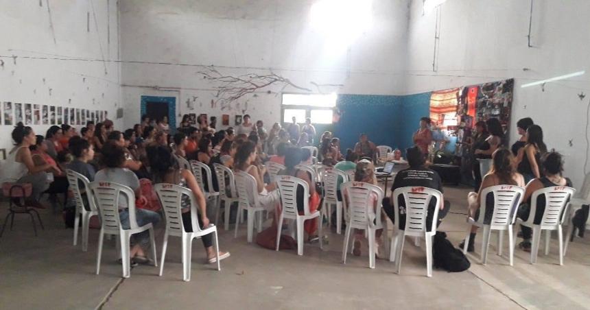 La Biblioteca Teresa Peacuterez celebra 16 antildeos con un fiestoacuten  