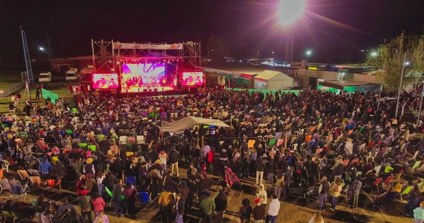 El Gobierno acompantildeoacute una nueva edicioacuten de la Fiesta del Chivito