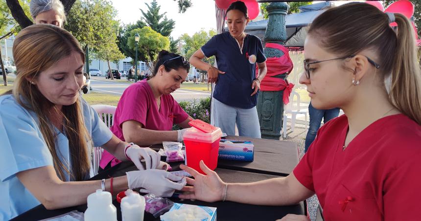 Festival por el Diacutea Mundial de la Respuesta al VIH en la Plaza San Martiacuten