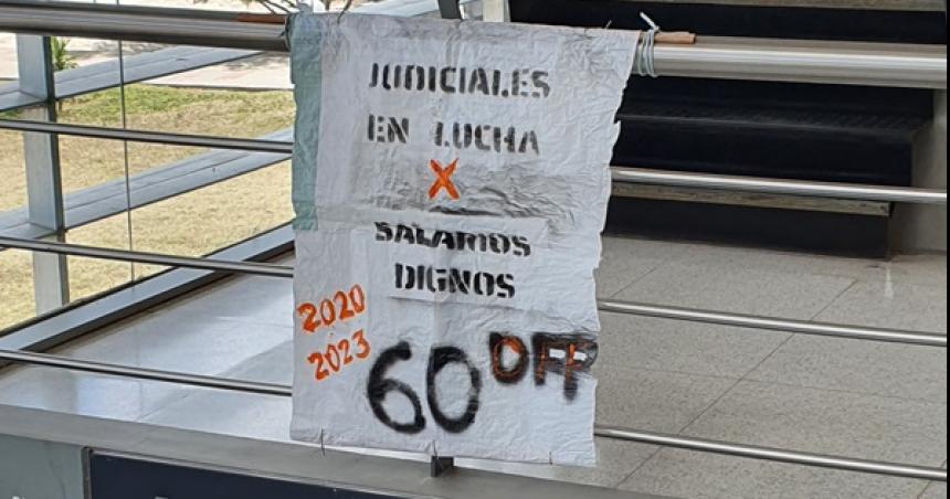 Judiciales continuacutean con el reclamo salarial y analizan ir al paro