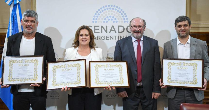 Reconocimiento a la buena gestioacuten municipal 2024 Kroneberger distinguioacute en el Senado a los municipios de General Pico Jesuacutes Mariacutea y Mariacutea Teresa