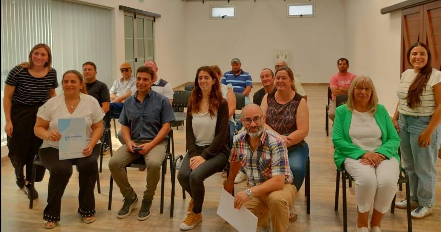 Castex y Luiggi ya renovaron el 50-en-porciento- de alumbrado puacuteblico