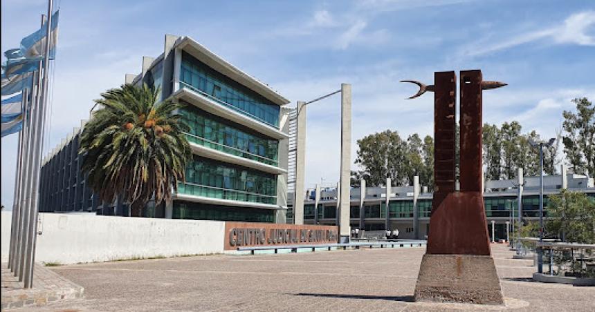 Lo abusoacute entre los 8 y 16 antildeos- era su asesor pedagoacutegico