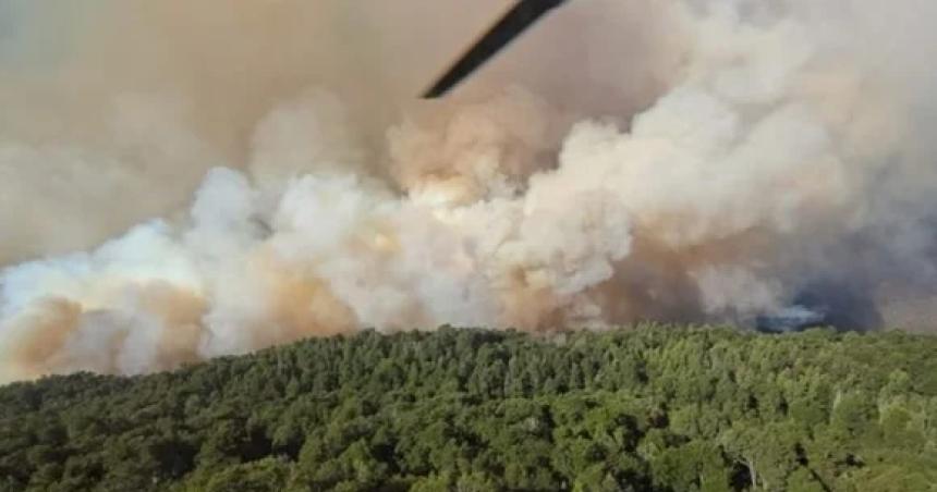 Fuego en el Parque Nacional Nahuel Huapi- ya se quemaron maacutes de 1800 hectaacutereas