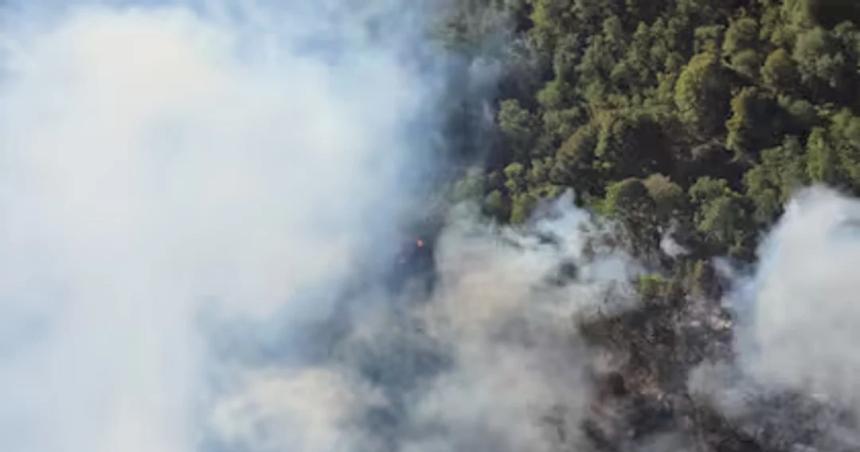 El incendio en el Parque Nacional Nahuel Huapi avanza y ya son maacutes de 2000 las hectaacutereas afectadas