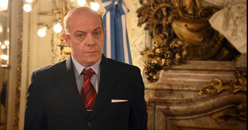 Las primeras imaacutegenes de Domingo Cavallo para la serie Menem