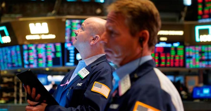 Wall Street- se desplomaron las acciones tecnoloacutegicas tras la irrupcioacuten de la start up china DeepSeek