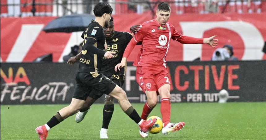 Palacios debutoacute como titular en la Serie A