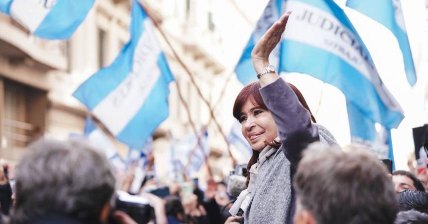 El mensaje de Cristina a Milei tras la marcha antifascista