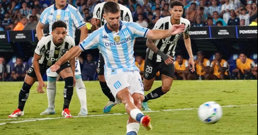 Racing sacoacute ventaja en la ida