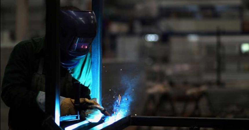La actividad econoacutemica se contrajo un 18-en-porciento- en 2024 por debajo de lo previsto por los analistas