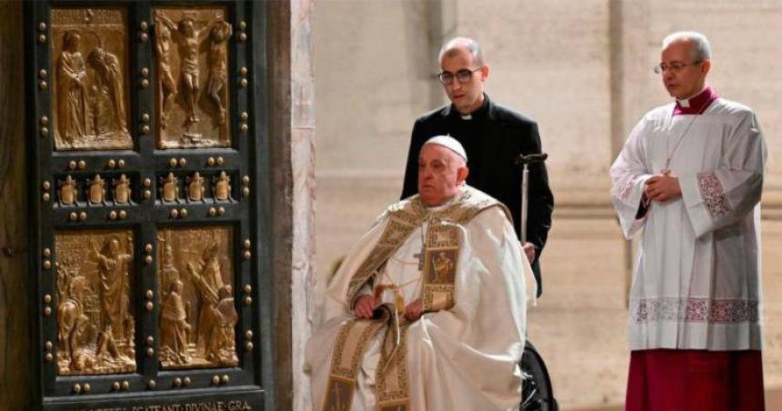 El papa Francisco volvioacute a sufrir dos episodios de insuficiencia resipiratoria aguda y crece la preocupacioacuten en el Vaticano