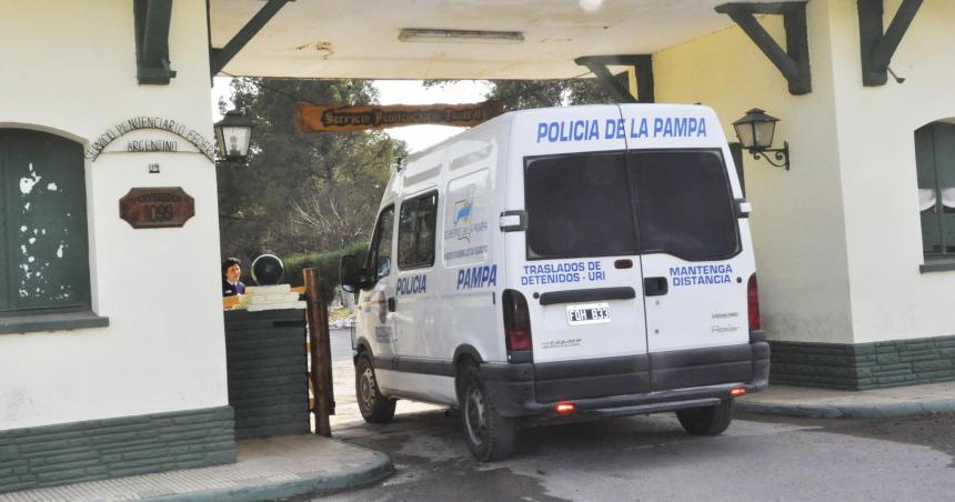 Crisis carcelaria- 400 condenados en alcaldiacuteas y comisariacuteas de la provincia