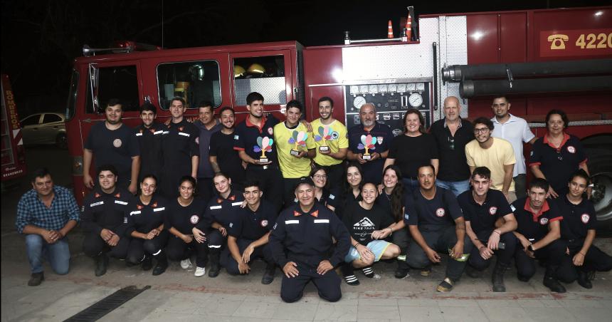 Recibieron a brigadistas que combatieron incendios en el sur