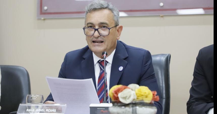 Rojas anuncioacute estudio para cloacas desaguumles y agua potable para Lowo Che
