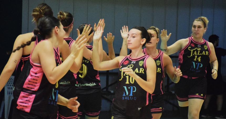Indignante- las filmaron en el vestuario y ahora tienen que pagar multa