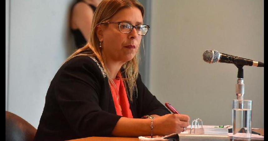 Dos condenas de prisioacuten efectiva por violencia de geacutenero