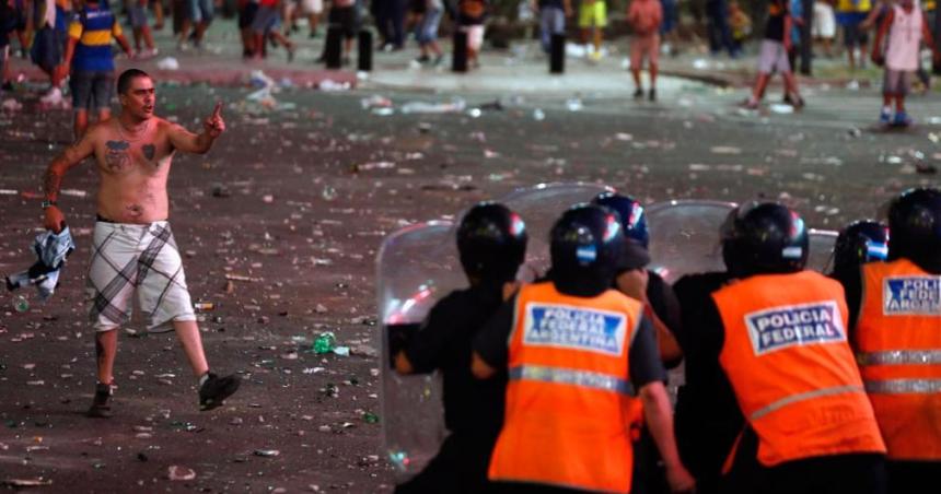 El Gobierno acelera el enviacuteo de la Ley Anti-barras bravas al Congreso tras los incidentes