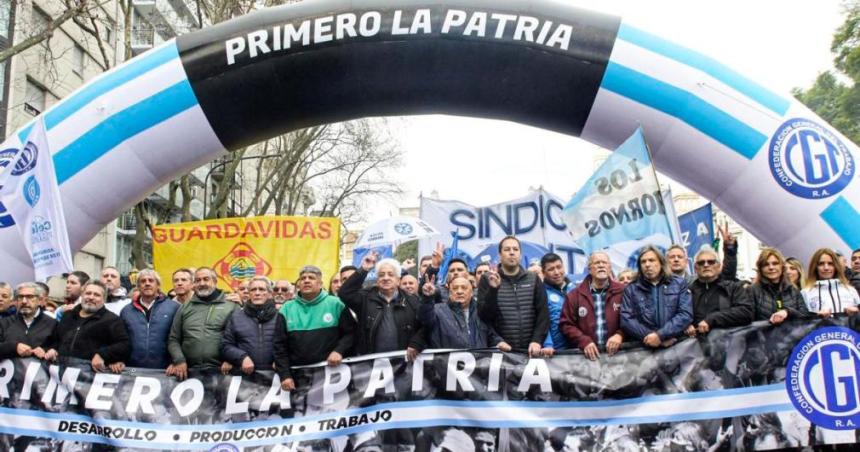 La CGT confirmoacute un paro general el 8 de abril con una fuerte protesta contra el Gobierno
