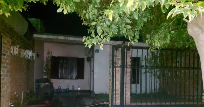 Dejoacute prendido un espiral y se le quemoacute una habitacioacuten de la casa