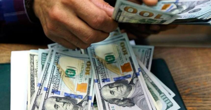 Siguen en alza el doacutelar blue y los financieros mientras el Gobierno discute el acuerdo con el FMI