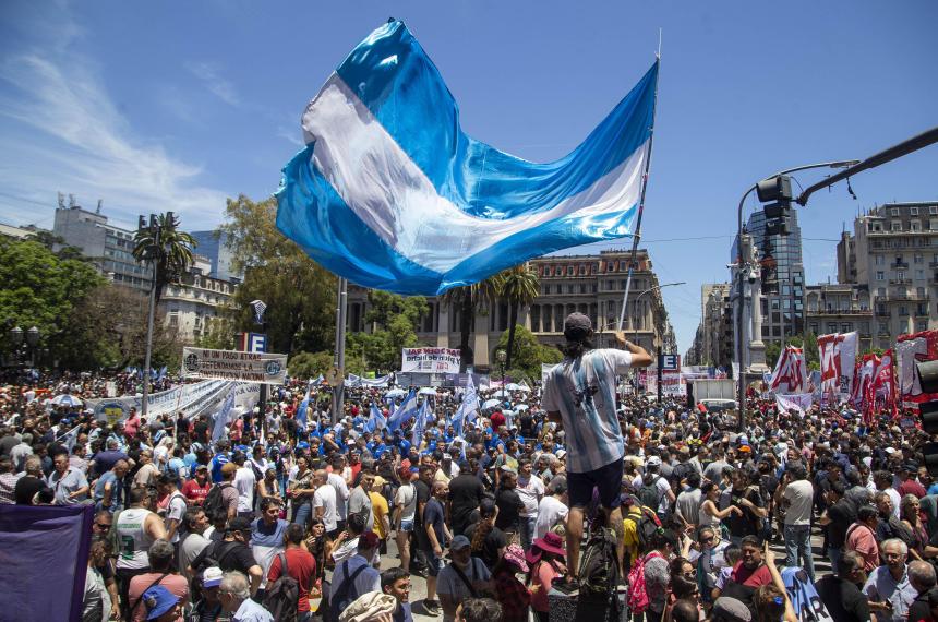 Se reuacutene la CGT para definir fecha y modalidad del tercer paro general contra Milei