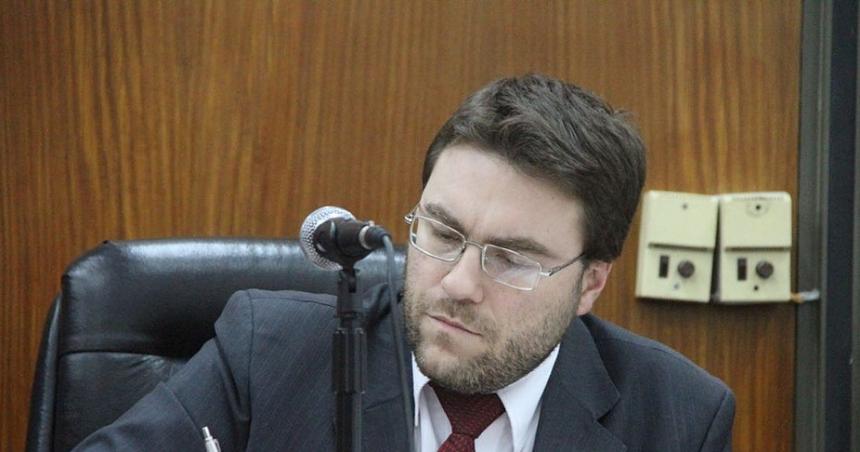 Golpeoacute a su expareja con un rebenque casero y fue condenado a prisioacuten en suspenso