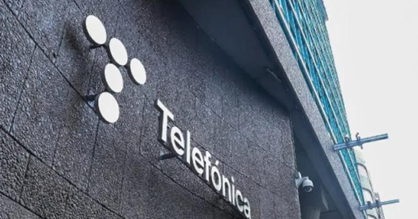 El Gobierno suspendioacute de forma preventiva la compra de Telefoacutenica por parte de Telecom
