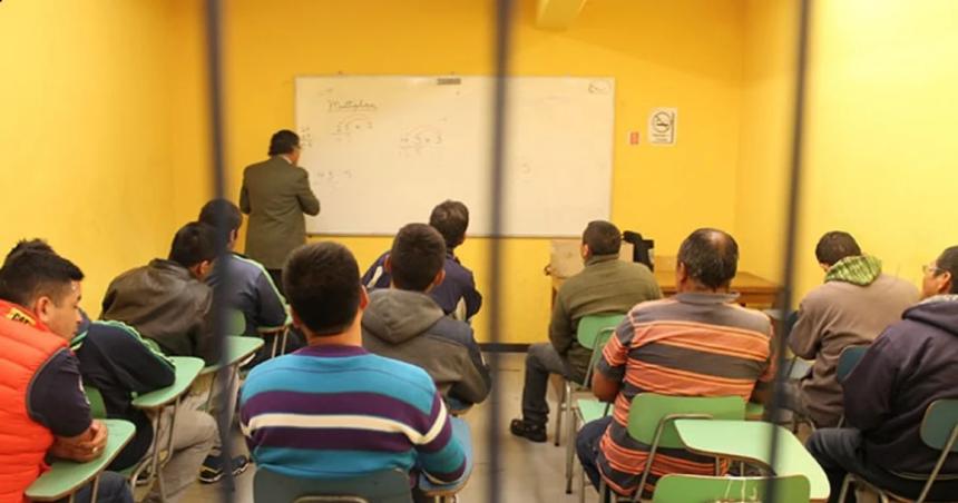 Bullrich prohibioacute el funcionamiento de centros de estudiantes en el Servicio Penitenciario Federal
