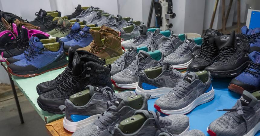 Empresa radicada en Zona Franca comenzoacute a producir zapatillas