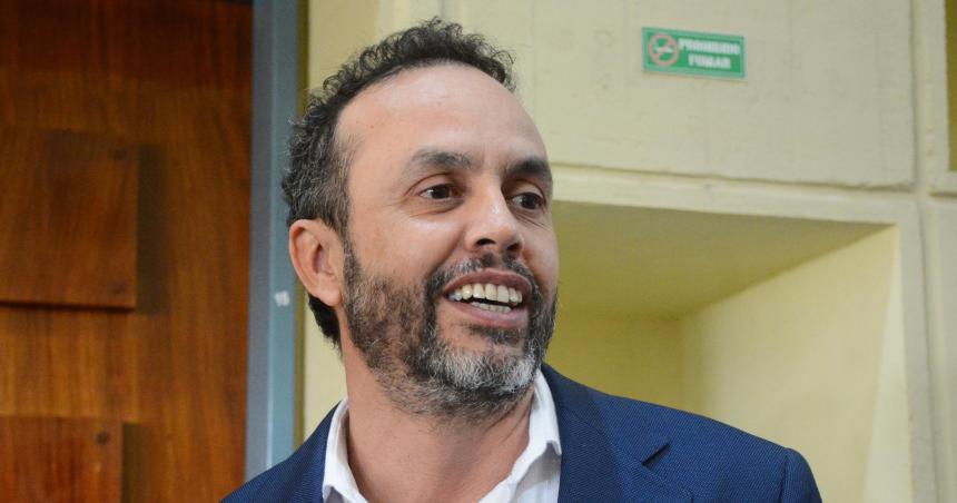 Genoni cruzoacute a Ardohain por la marcha atraacutes de la barrera sanitaria