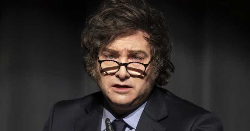 Javier Milei aseguroacute que no habraacute devaluacioacuten- Hablar del tipo de cambio es irrelevante