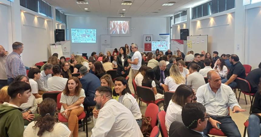 Cara a cara de la Justicia con la gente en el Colegio de Abogados