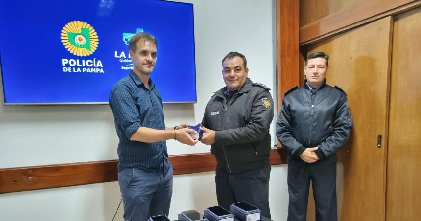 Policiacutea pampeana suma tecnologiacutea para mejorar los controles en rutas y ciudades