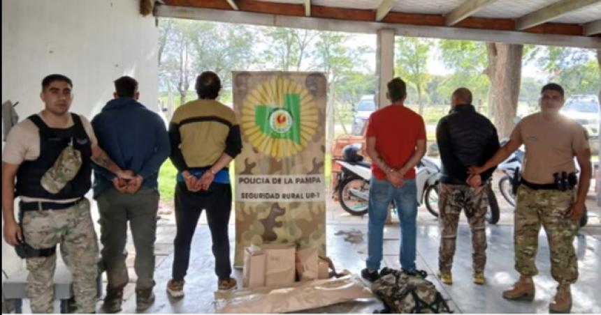 Cuatro detenidos por caza furtiva en Quehueacute