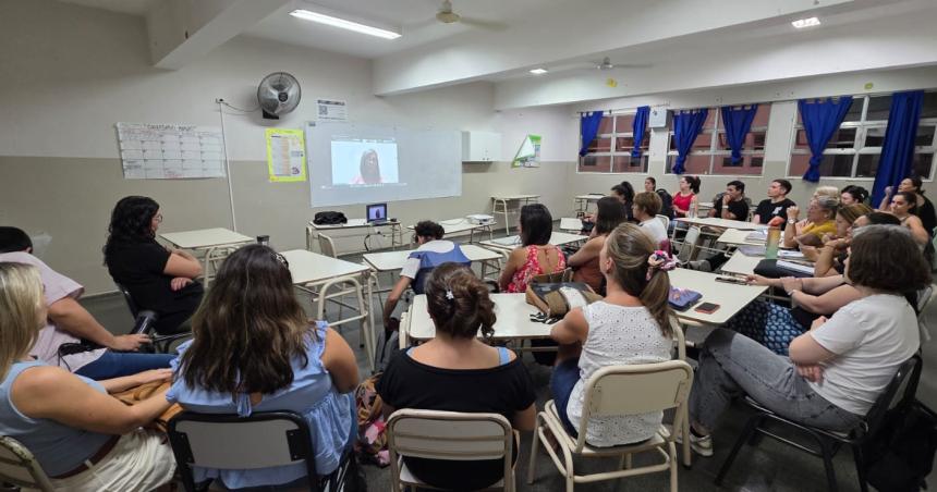 Presentaron el disentildeo curricular de nivel secundario en la modalidad de Adultos