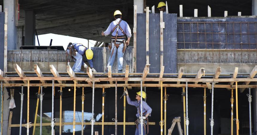 En un antildeo se perdieron 868 empleos en la construccioacuten en La Pampa