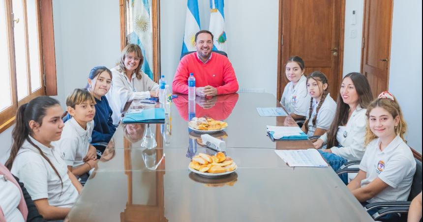Estudiantes impulsan el proyecto Malvinizar