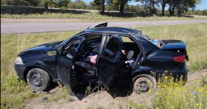 Dos heridos por un vuelco en la Ruta Nacional 152