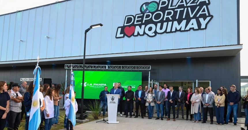 Ziliotto inauguroacute el polideportivo Plaza Deportiva Lonquimay