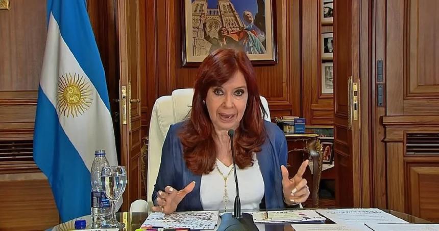 Cristina Kirchner contra Milei- lo llamoacute pequentildeo hombrecito y cipayo
