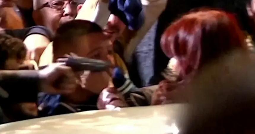 Giro en la causa por el atentado a Cristina Kirchner- Capuchetti reasumioacute el caso y puso en la mira a la Federal