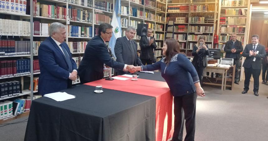 Losi  se sumoacute al reclamo de que Garciacutea-Mansilla renuncie a la Corte