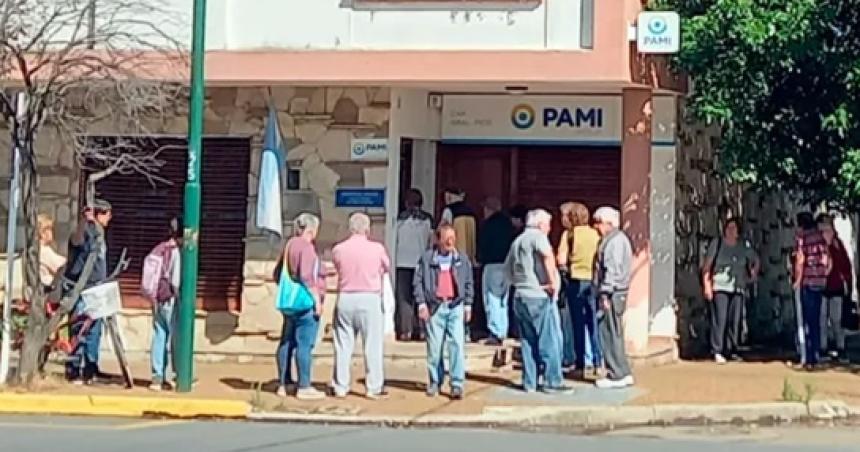 Trabajadores de PAMI en Pico sufren la motosierra y el friacuteo