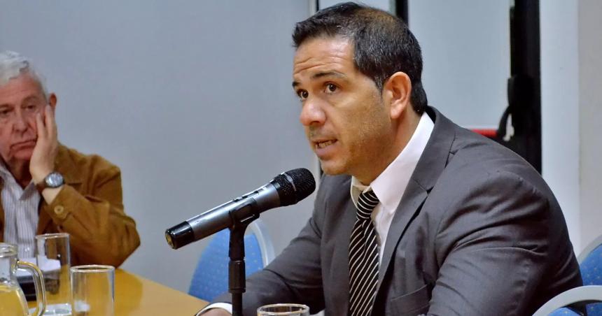 Sancionaron con 25 diacuteas sin goce de haberes al fiscal Mendiara